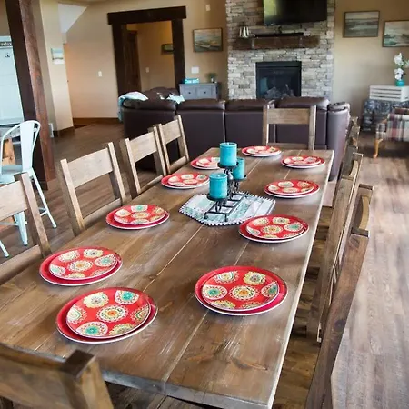 The Maple Retreat Villa